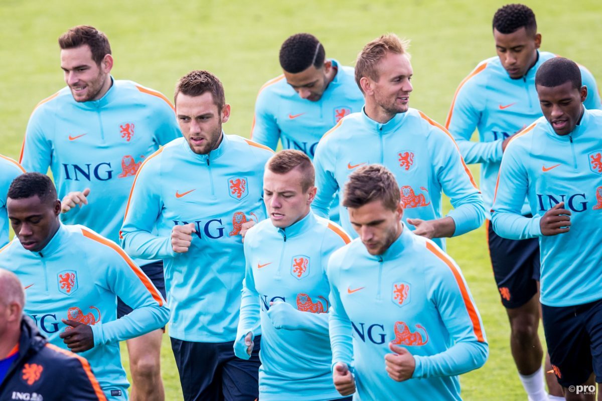 Oranje traint zonder Strootman en Sneijder