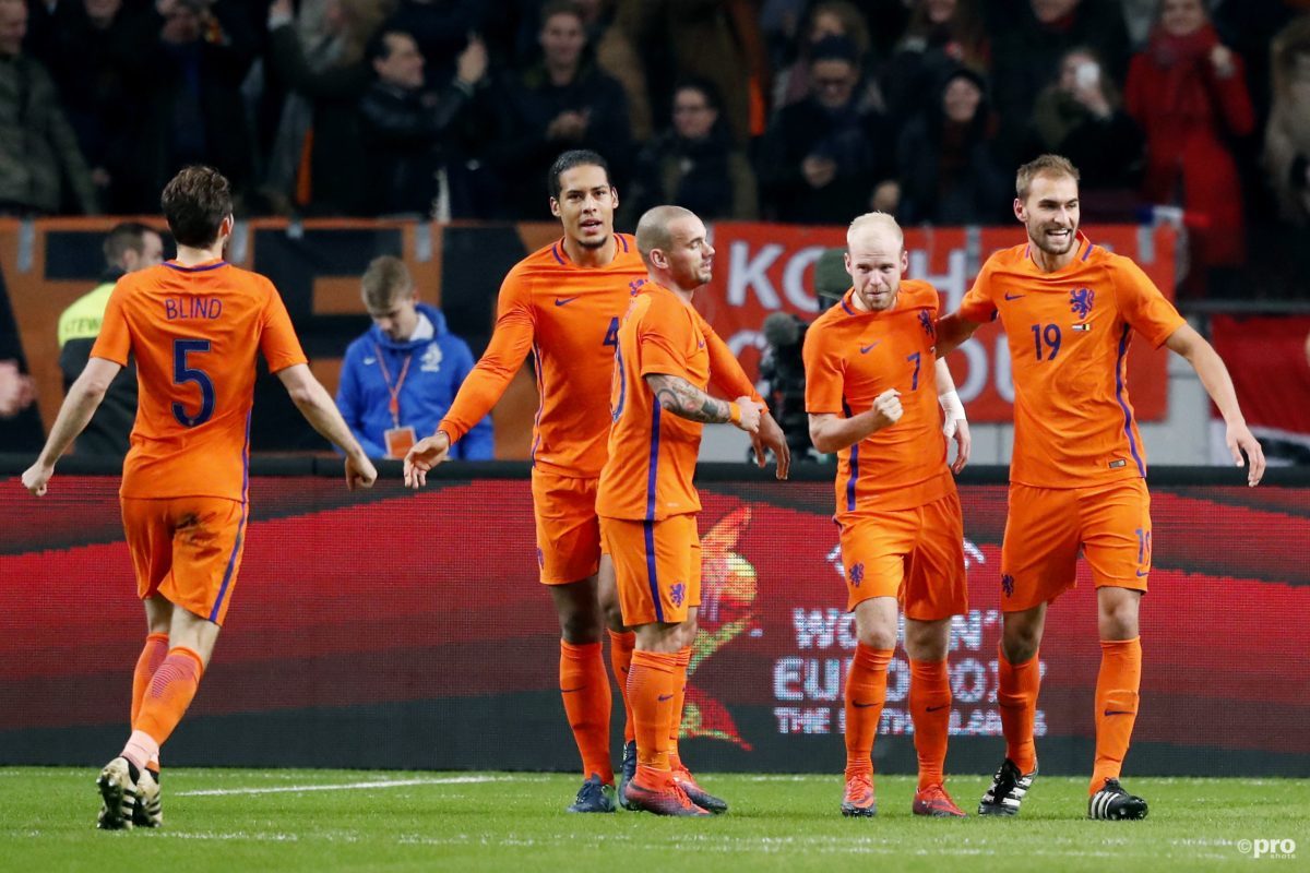 Opstelling Nederlands Elftal Schotland - Voorbeschouwing: Wedstrijd Nederland - Ghana · Mee met ... / De meeste posities kunnen waarschijnlijk al ingevuld worden, toch zijn er ook enkele twijfels.