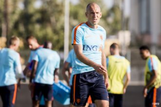 Robben slaat training Oranje over