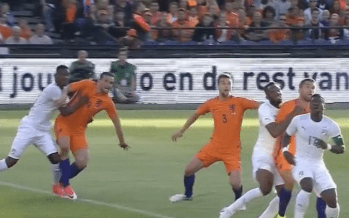 VIDEO: Veltman zet Oranje op voorsprong met eerste interlandgoal