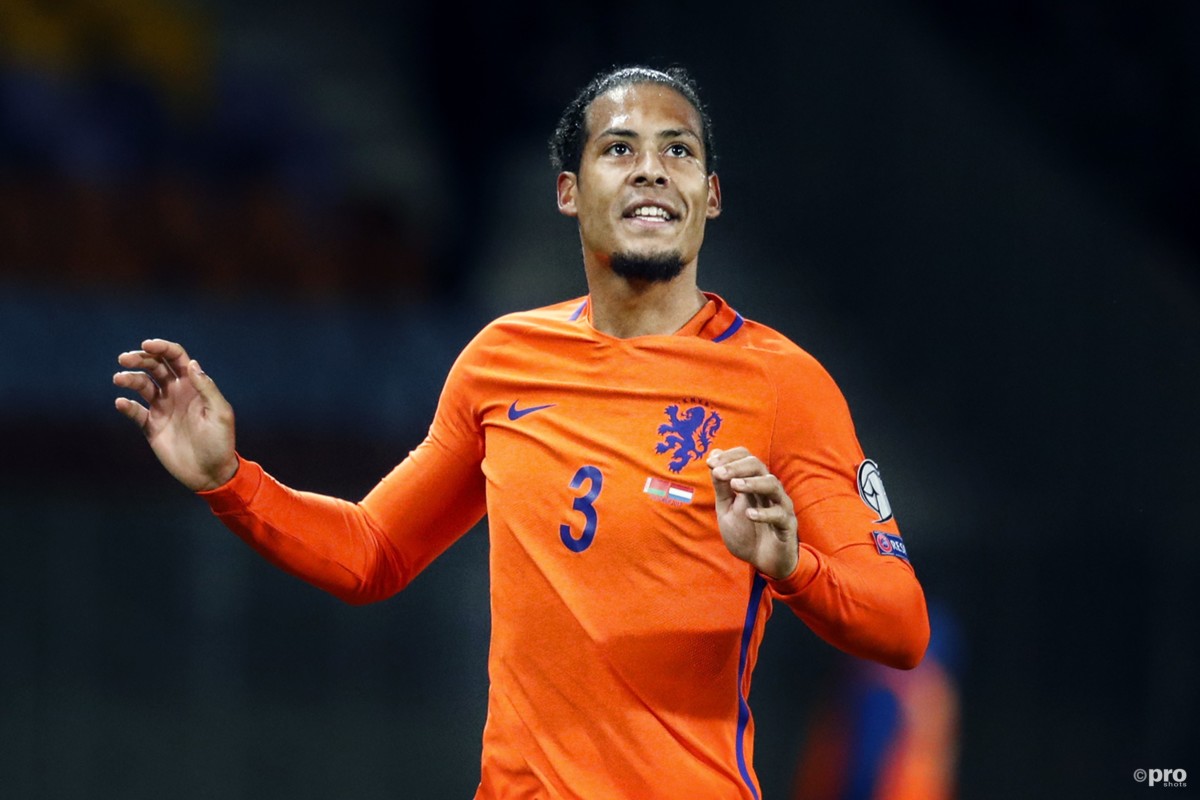KNVB 'vergeet' Van Dijk · Mee met Oranje
