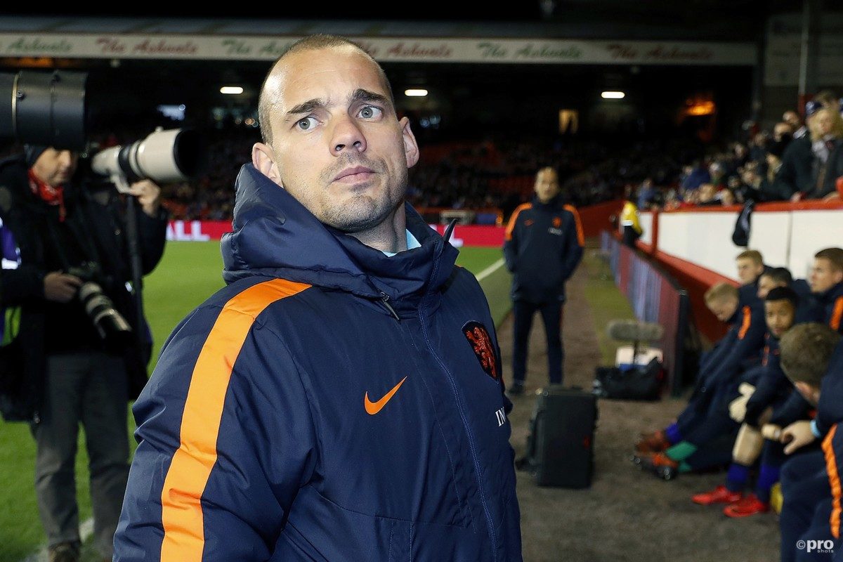 Sneijder baalt van vertrek Advocaat