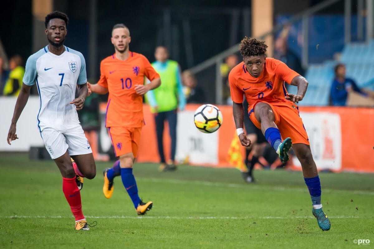 Bergwijn verlaat trainingskamp Nederland