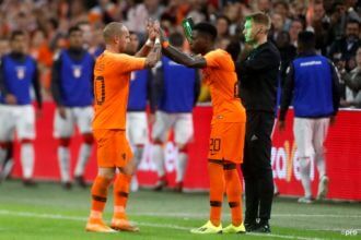 Oranje geeft Sneijder winnend afscheid