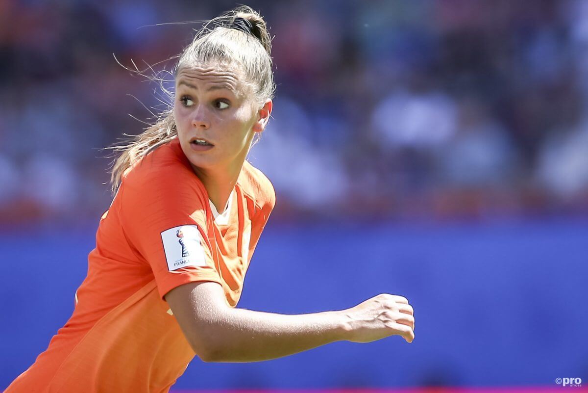 Gaat Lieke Martens de WK-finale wel spelen? · Mee met Oranje