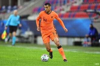 Jonge Oranje-spelers dreigen buiten de boot te vallen