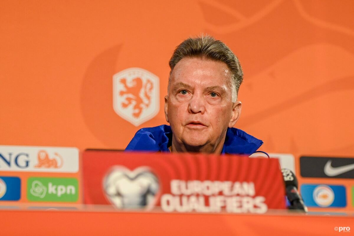 Louis van Gaal tijdens de persco