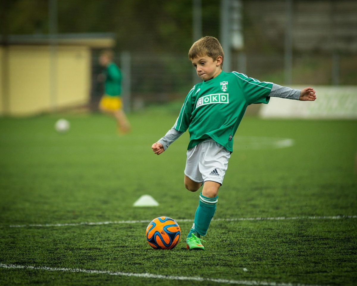 Het kopen van voetbalkleding voor kids, een ramp voor de portemonnee? · Mee  met Oranje