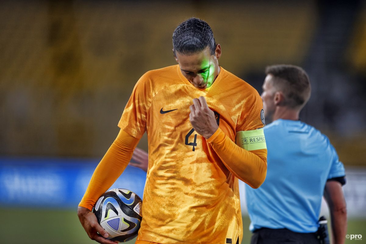 Virgil van Dijk maakte het winnende doelpunt tijdens Griekenland - Nederland