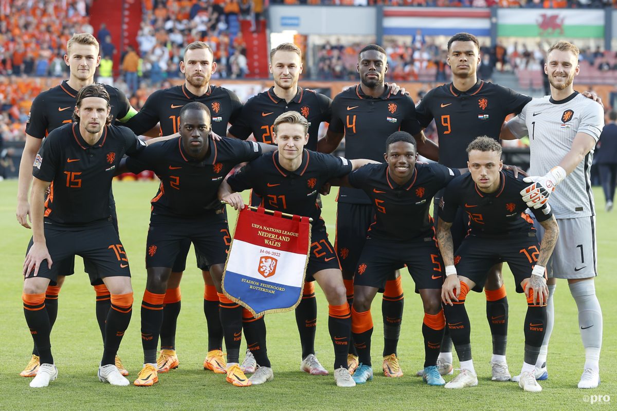 De opstelling van het Nederlands elftal voor het Nations League-duel met Wales (3-2).