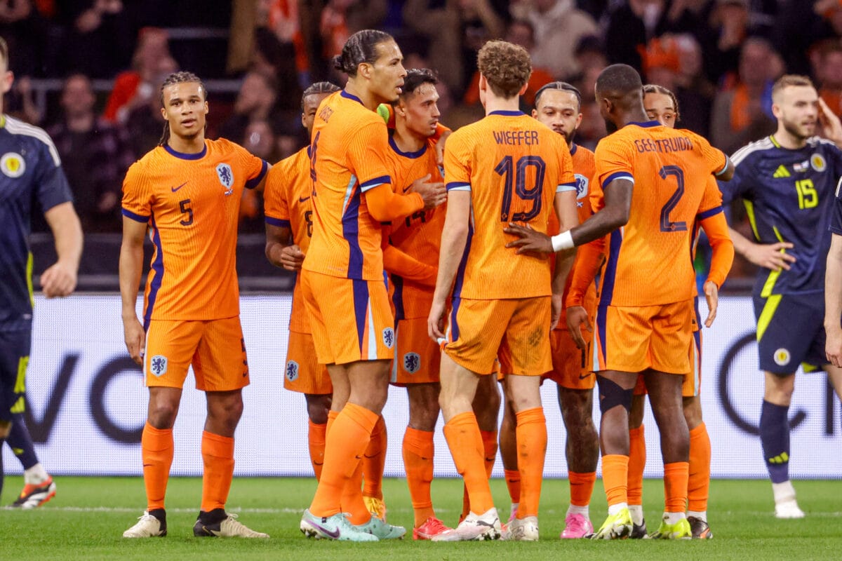 Het Nederlands elftal verslaat Schotland met 4-0