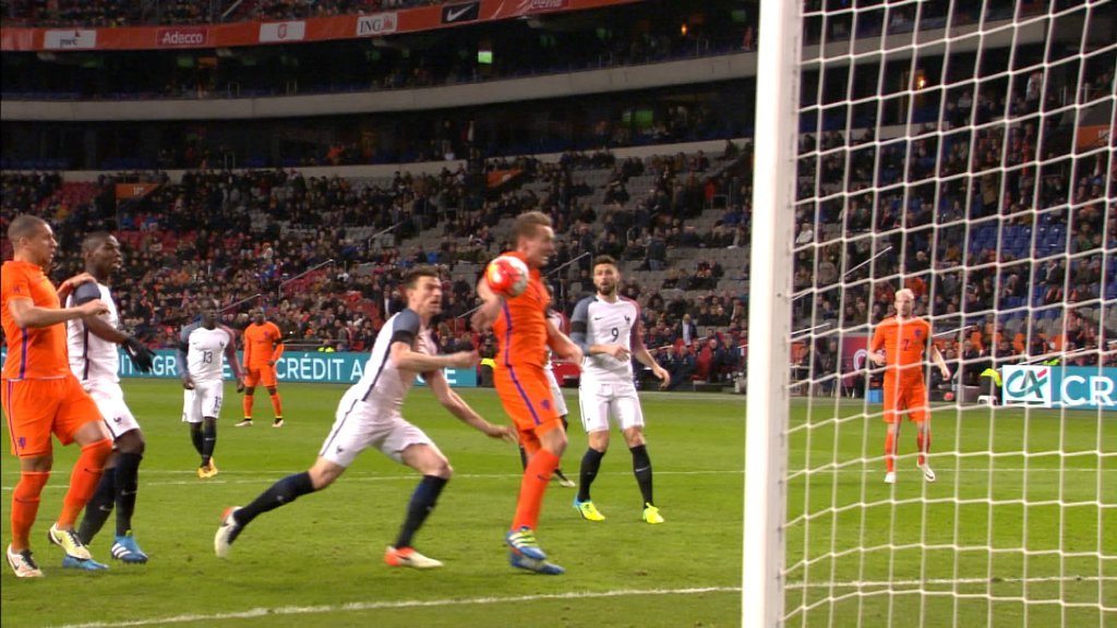 De Jong geeft onterechte goal toe