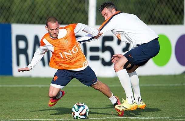 Sneijder met Van Persie op de training. © Pro Shots