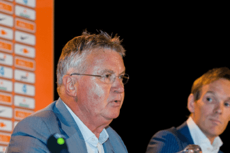 Hiddink roept Van Dijk en Vd Wiel op