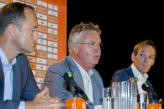 KNVB-baas: ‘Hiddink blijft’