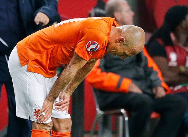 Robben: "Bidden, hopen en een kaarsje aansteken"