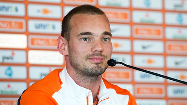 Wesley Sneijder op een persconferentie. © Pro Shots