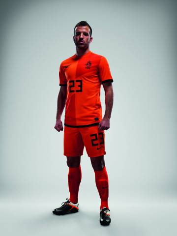 Rafael van der Vaart in het nieuwe thuisshirt