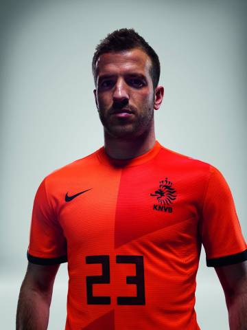 Rafael van der Vaart in het nieuwe thuisshirt