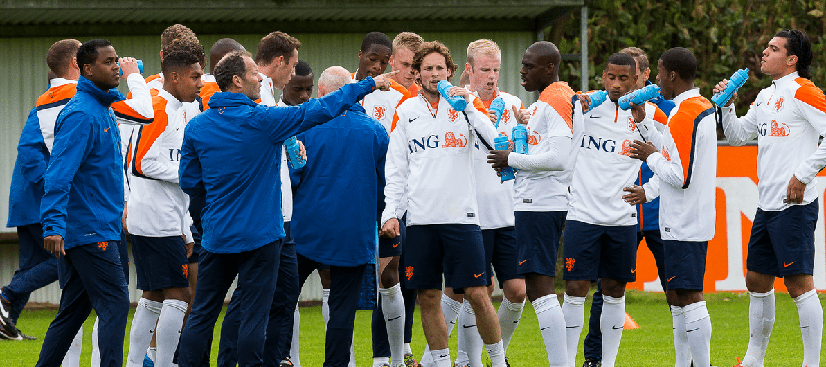 Oranje arriveert in Lagos voor trainingskamp