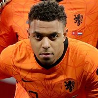 Portretfoto Donyell Malen Nederlands elftal